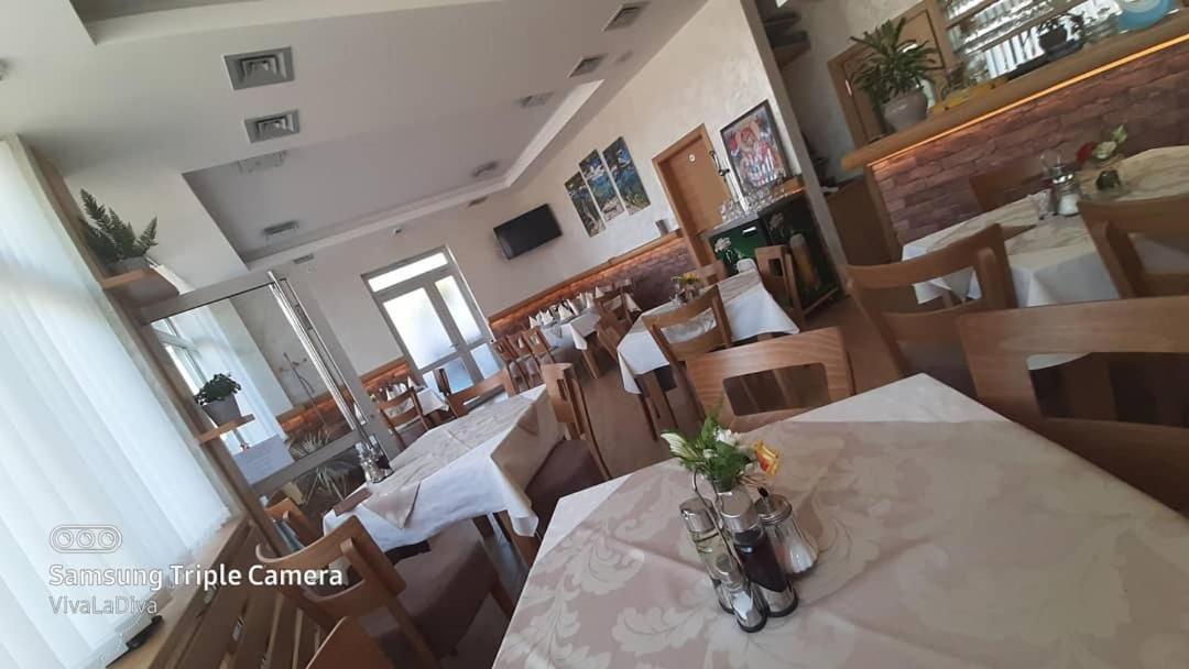 Prenociste I Restoran Ihthis บายินา บาชตา ภายนอก รูปภาพ